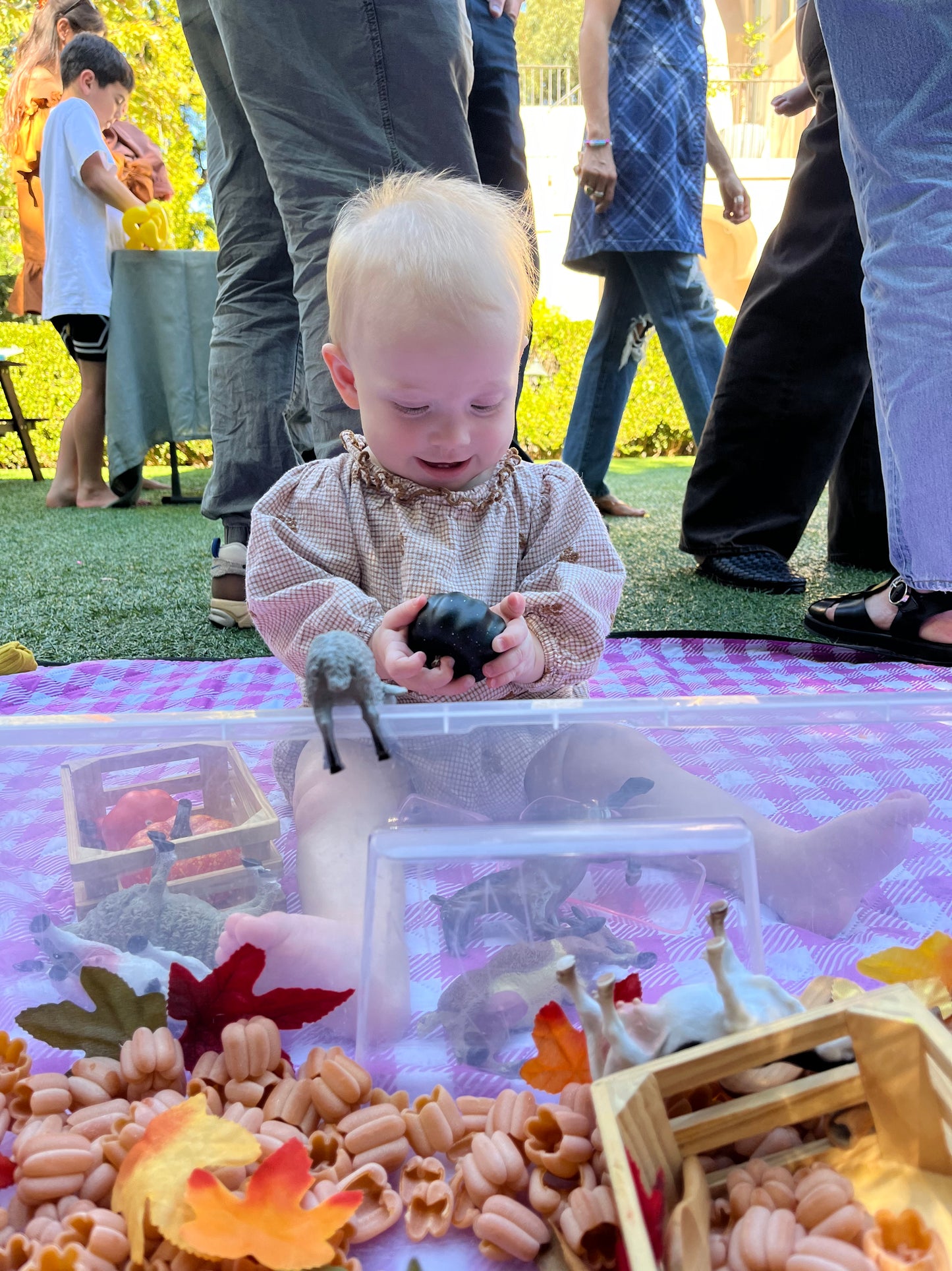 Aizenman | Friday 10am | Sensory Art Class